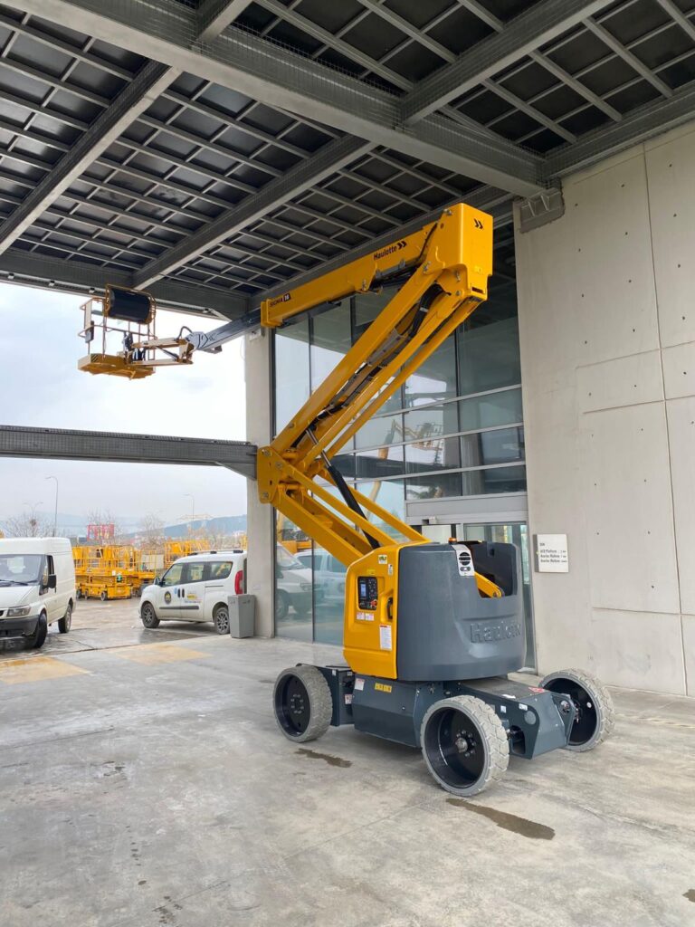 Kiralık Eklemli Platform Vinç